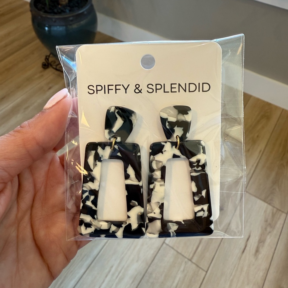 π 2/$20 - Black and White Acrylic Earrings - Picture 5 of 7